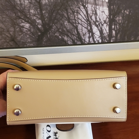 Coach Tabby 20 w/Snakeskin - Picture 7 of 14